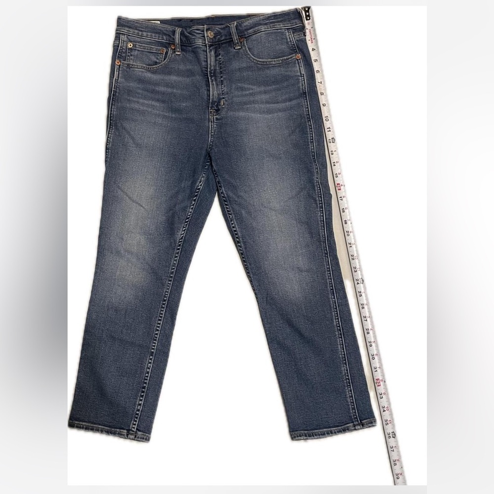 GAP Women’s Classic Straight Blue Jeans